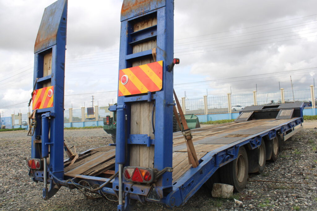Flatbed Low Loader For Hire Kenya (2)